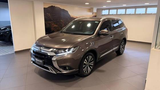 MITSUBISHI OUTLANDER 2.2 MIVEC DI-D DIESEL HPE-S AWD AUTOMÁTICO